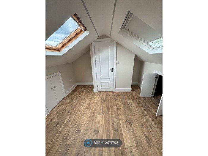 4 Bedroom Detached House To Rent In Steele Road, London, N17