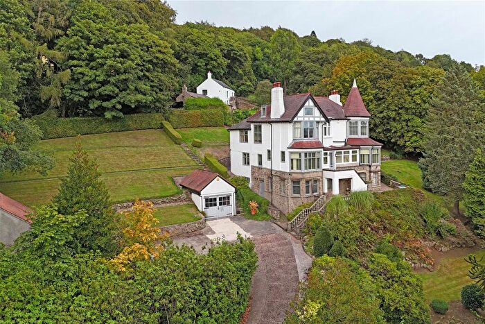 4 Bedroom Detached House For Sale In Sheffield Road, Hathersage, Hope Valley, S32
