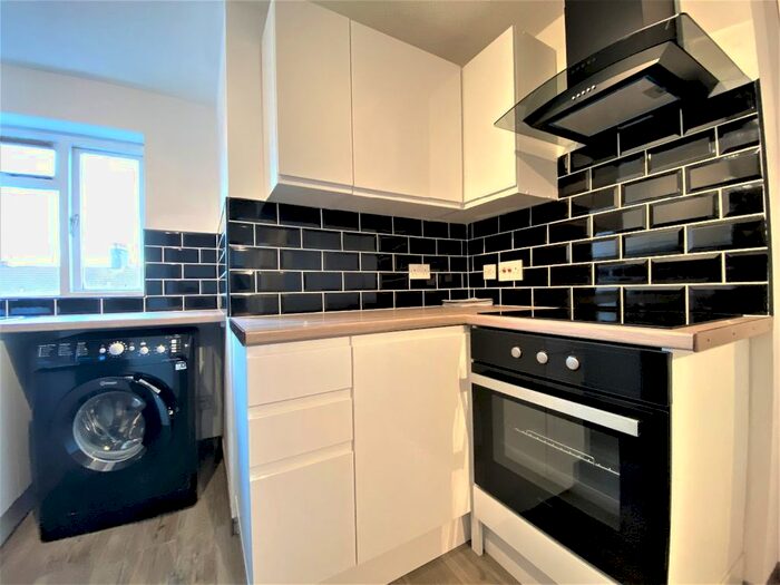 1 Bedroom Flat To Rent In Corfield Street, Bethnal Green, E2