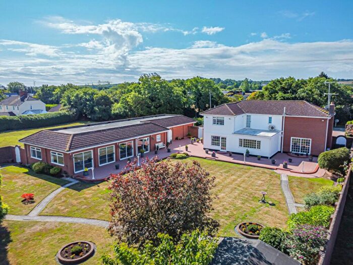 4 Bedroom Detached House For Sale In Lower Road, Hockley, SS5