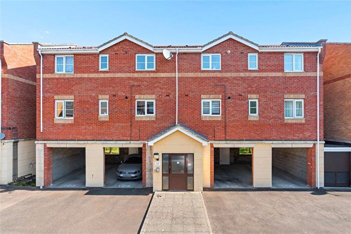 2 Bedroom Apartment For Sale In Fenners Marsh, Gravesend, Kent, DA12