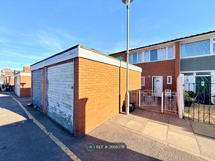 4 Bedroom End Terrace House To Rent In Swindon Close, Ilford, IG3