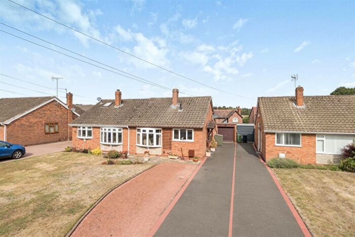 3 Bedroom Semi-Detached Bungalow For Sale In Snowdon Close, Kidderminster, DY11