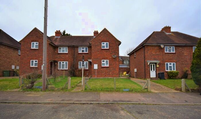 3 Bedroom Semi-Detached House To Rent In Fentum Road, Guildford, GU2