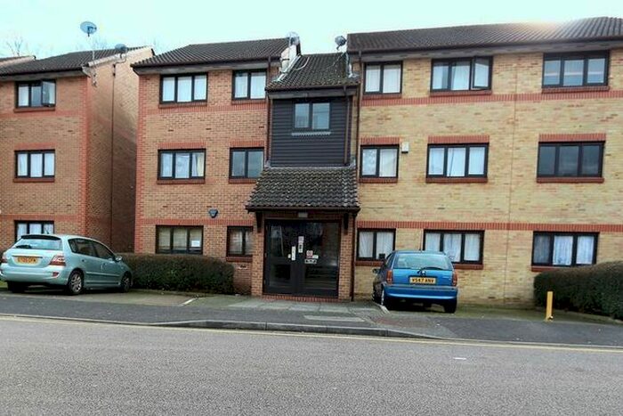 2 Bedroom Flat To Rent In Waterside Close, Barking, IG11