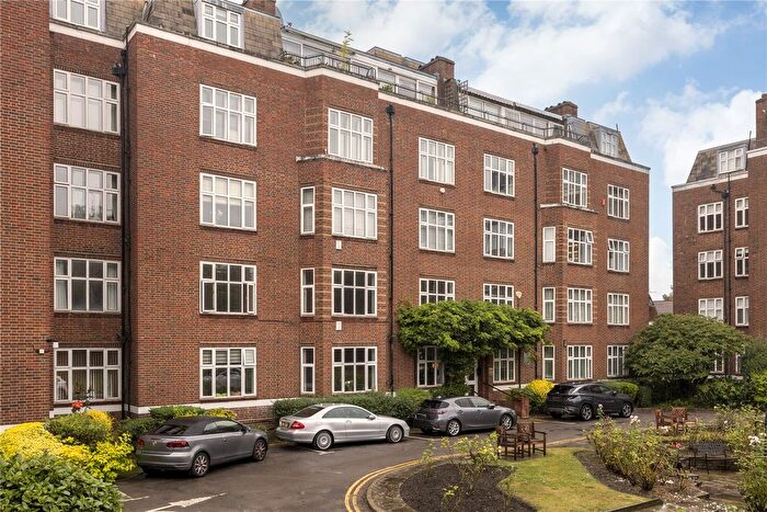4 Bedroom Flat To Rent In Putney Hill, London, SW15