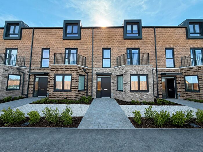 4 Bedroom Terraced House To Rent In Springstead Village, Cambridge, CB1