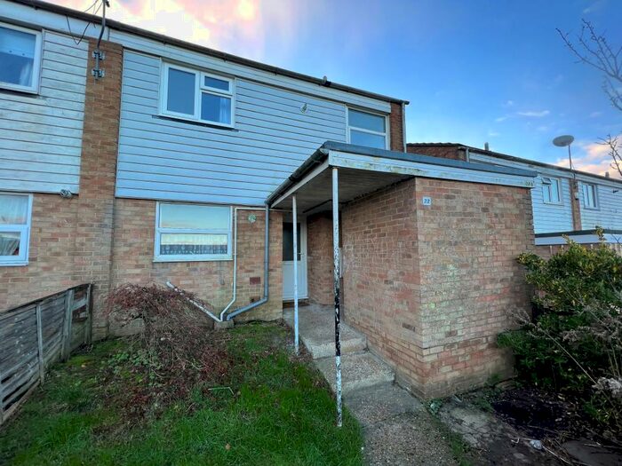 3 Bedroom End Of Terrace House To Rent In Primrose Close, BN23