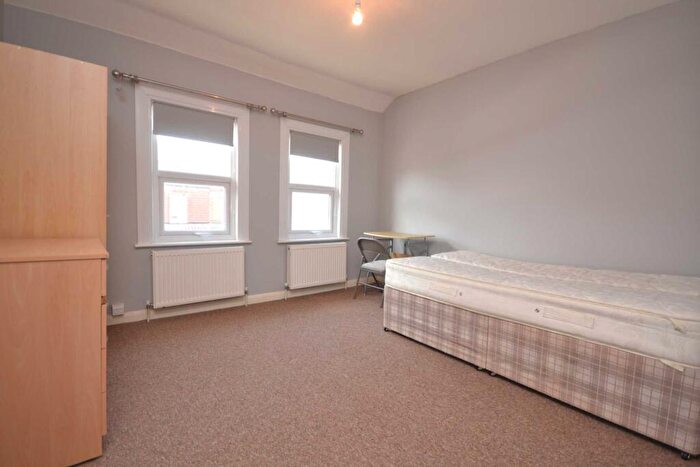 4 Bedroom Terraced House To Rent In Pitcroft Avenue, University Area, RG6