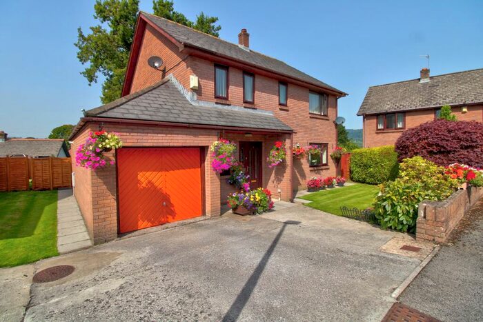 4 Bedroom Detached House For Sale In Govilon, Abergavenny, NP7