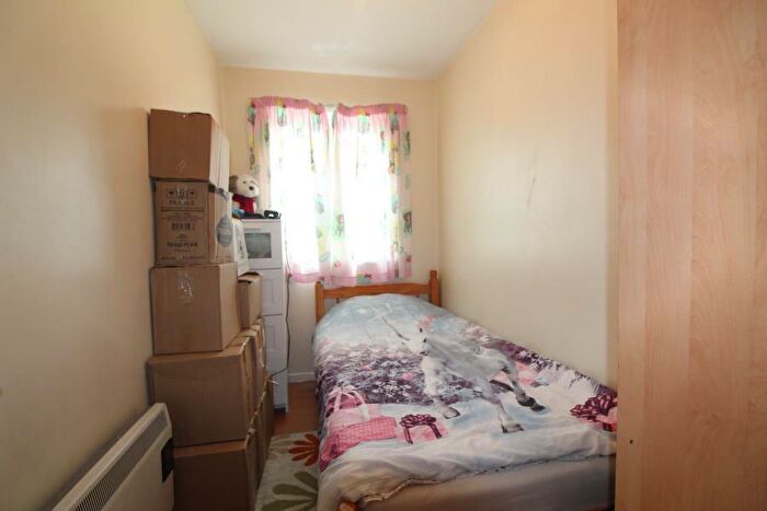 2 Bedroom Flat To Rent In Buxton Close, Edmonton, N9
