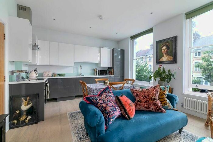 2 Bedroom Flat To Rent In Lancaster Road, London, N4