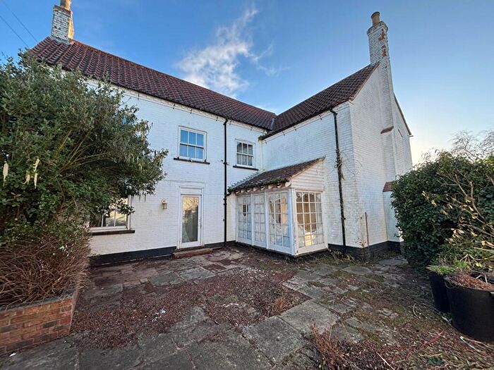 5 Bedroom Detached House For Sale In The Barn, Main Street, Upton, Newark, NG23