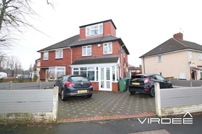 3 Bedroom Semi Detached House For Sale In Shakespeare Road, Smethwick, West Midlands, B67