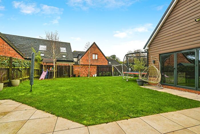 3 Bedroom Semi-Detached House For Sale In Woodland Close, Stratton St. Margaret, Swindon, SN25
