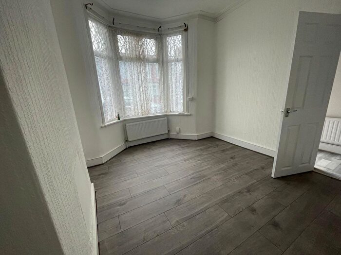 3 Bedroom Terraced House To Rent In York Road, Edmonton, N18