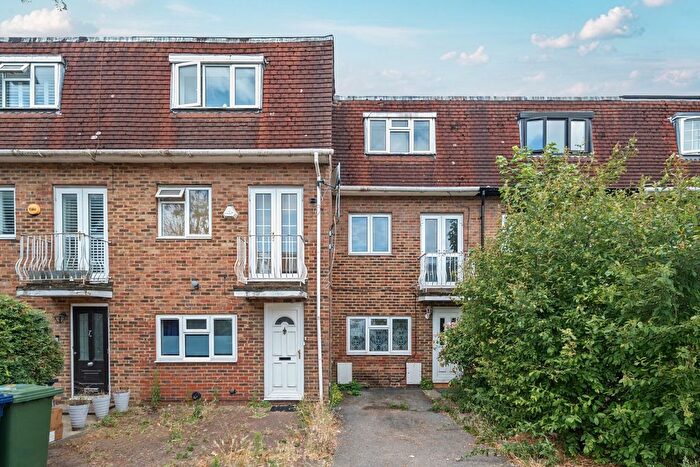 4 Bedroom Terraced House For Sale In Blossom Close, Ealing, London, W5