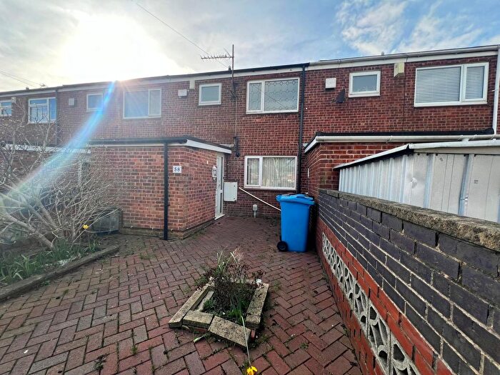 3 Bedroom Terraced House To Rent In Kinderscout Close, Bransholme, Hull, East Riding Of Yorkshire, HU7
