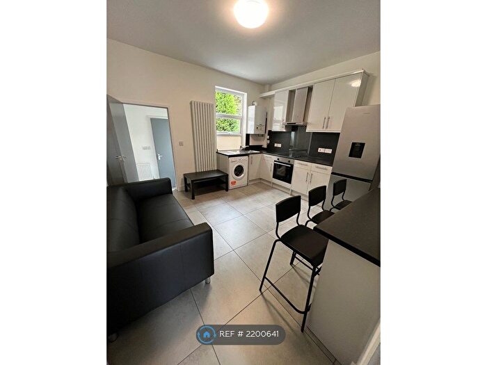 3 Bedroom Terraced House To Rent In Uttoxeter Old Road, Derby, DE1