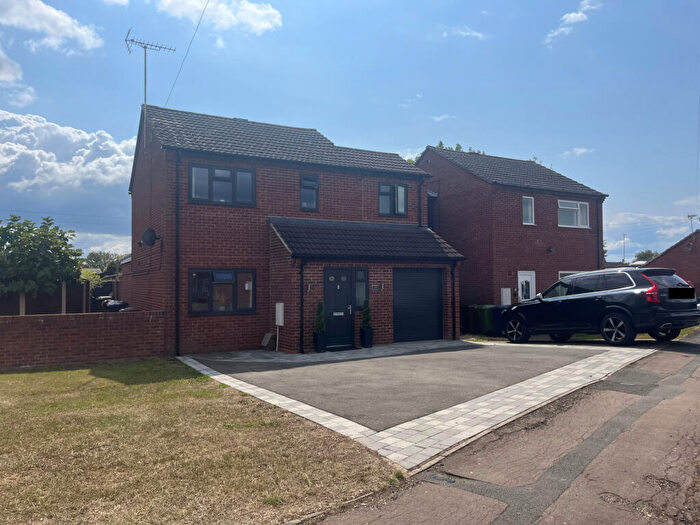 4 Bedroom Semi-Detached House For Sale In George Dowty Drive, Northway, Tewkesbury, GL20
