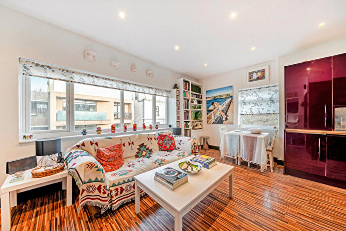 3 Bedroom Apartment For Sale In Thornford Road, London, SE13