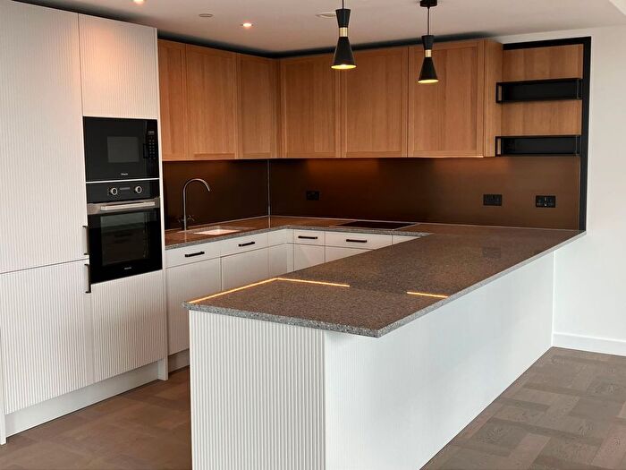 2 Bedroom Flat To Rent In Merino Gardens, London, E1W