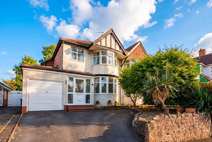 3 Bedroom Semi Detached House For Sale In Tixall Road, Hall Green, B28