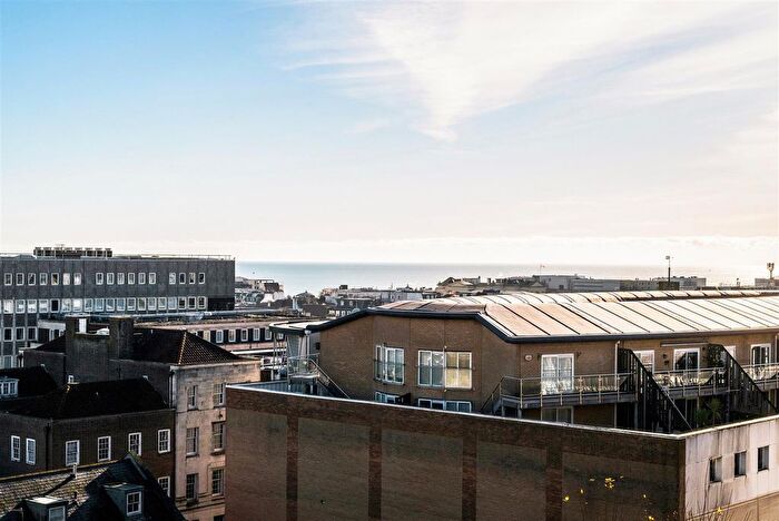 1 Bedroom Flat For Sale In Queens Road, Brighton, BN1