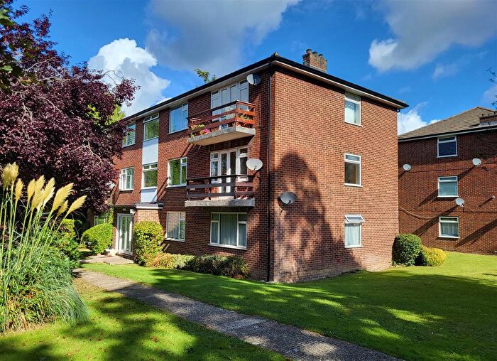 2 Bedroom Flat For Sale In Coverdale Court, London Road, East Grinstead, RH19