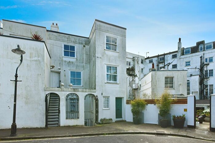2 Bedroom Apartment To Rent In Rock Grove, Brighton, BN2
