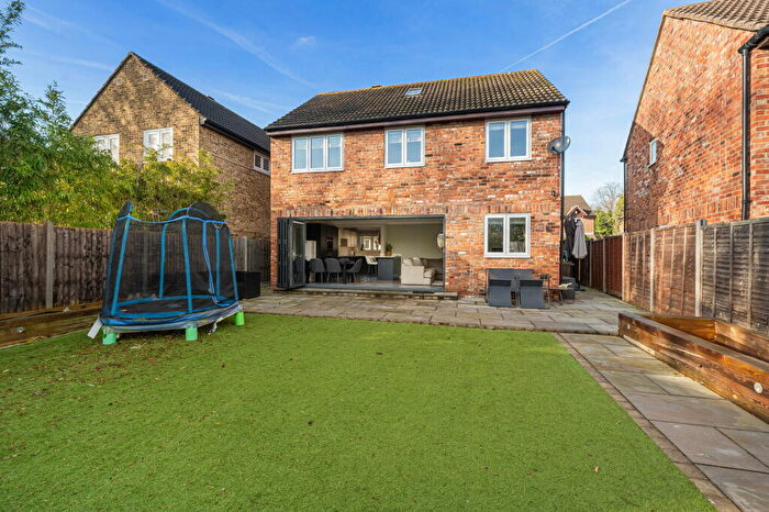 4 Bedroom Detached House For Sale In The Sandpipers, Gravesend, DA12