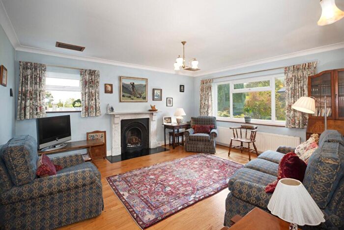 4 Bedroom Detached House For Sale In The Close, School Lane, Southam, Gloucestershire, GL52