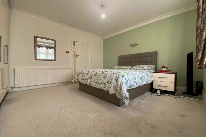 3 Bedroom Property To Rent In Sunnymede Drive, Ilford, IG6