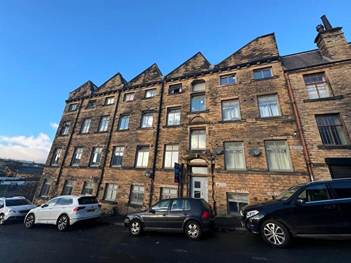 1 Bedroom Flat To Rent In Dyson Street, Bradford, BD1