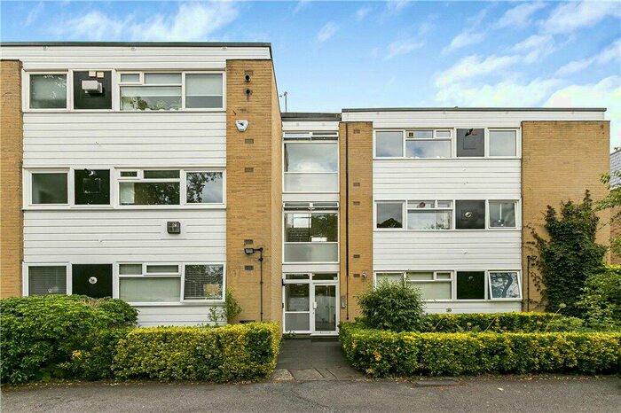 2 Bedroom Apartment To Rent In Queens Ride, Barnes, SW13