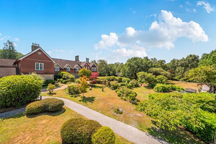 2 Bedroom Maisonette To Rent In Horsham Road Handcross, RH17