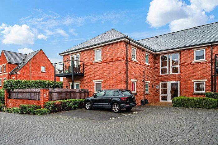 2 Bedroom Flat To Rent In Glanville Way, Epsom, KT19