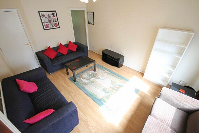 4 Bedroom Terraced House To Rent In Hartley Avenue, Woodhouse, Leeds, LS6