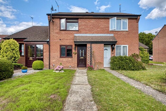 2 Bedroom Detached House To Rent In Cannock Way, Lower Earley, Reading, Berkshire, RG6