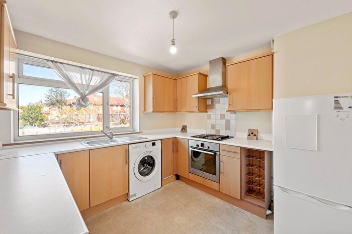 2 Bedroom Flat To Rent In Welbeck Road, Carshalton, SM5