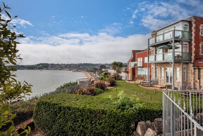 3 Bedroom Flat For Sale In Highcliffe Road, Swanage, BH19