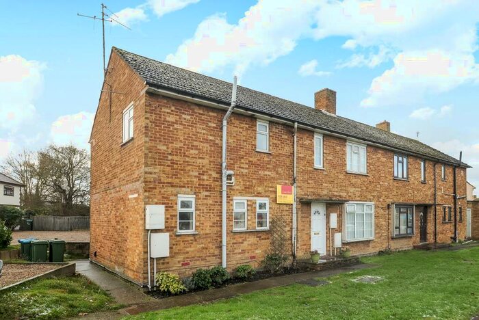 1 Bedroom Apartment To Rent In Churchill Avenue, Aylesbury, HP21