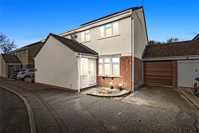 3 Bedroom Semi-Detached House For Sale In Stablecroft, Chelmsford, Essex, CM1