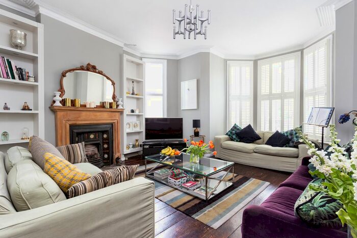 4 Bedroom Flat To Rent In Holmbury View, London, E5