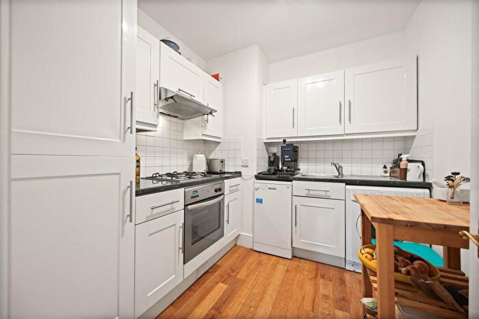 1 Bedroom Flat For Sale In Belsize Avenue, Belsize Park, NW3