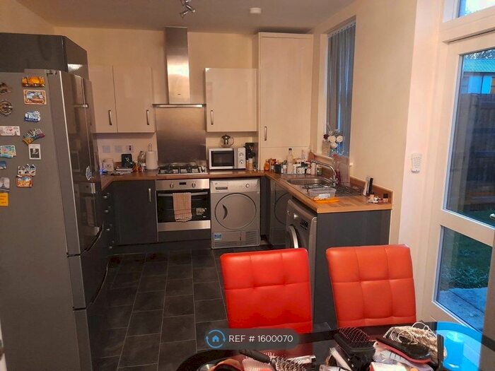 3 Bedroom Terraced House To Rent In Park Road, Sutton Coldfield, B73