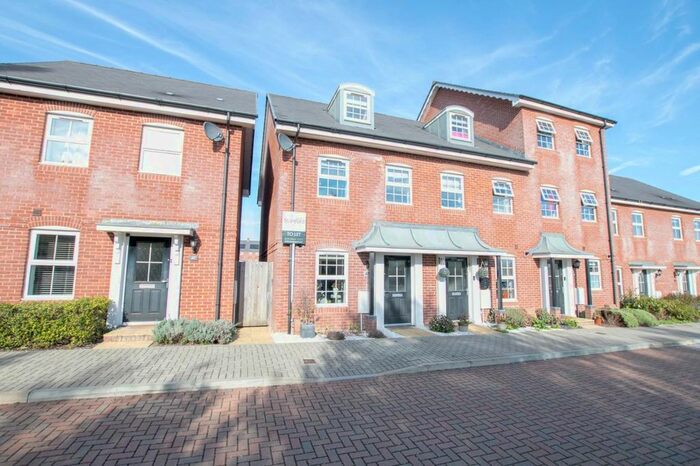 3 Bedroom Town House To Rent In Ashton Gardens, Eastleigh, SO50