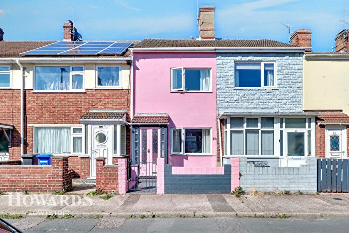 3 Bedroom Terraced House For Sale In Lorne Park Road, Lowestoft, NR33