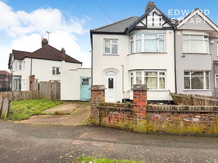 3 Bedroom Semi Detached House For Sale In Lynton Road, Peterborough, Cambridgeshire, PE1