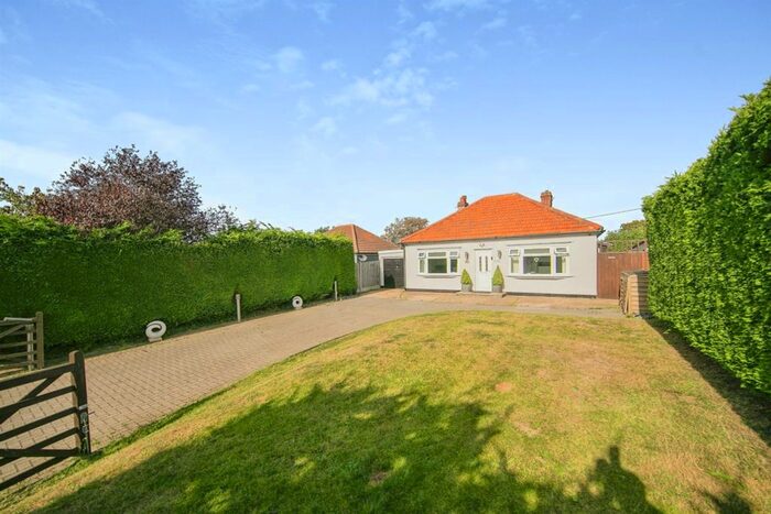 4 Bedroom Detached Bungalow For Sale In Clacton Road, Frating, Colchester, CO7